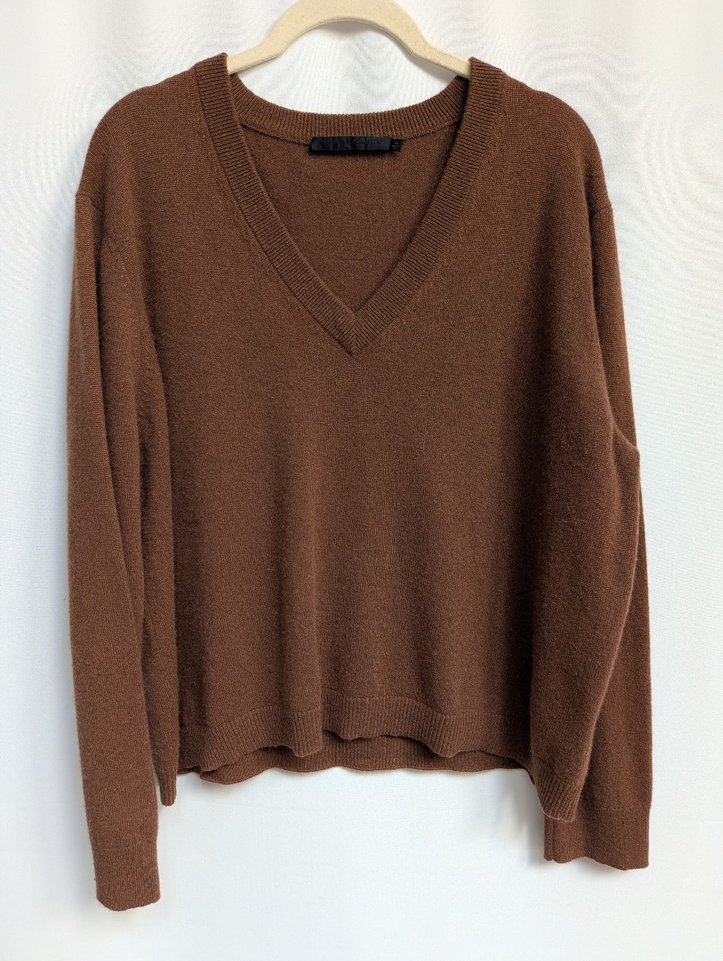 Jenni Kayne Brown Flynn 100% Cashmere V-Neck Classic Sweater Size Large Flawed — image 4 of 8